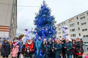 Sąsiedzka choinka rozbłysła na osiedlu ZOH | 8.12.2019 | fot. Jacek Klejment