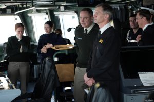 Załoga fregaty &bdquo;Chevalier Paul&rdquo; na mostku