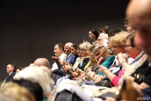 Widzowie podczas premiery filmu &bdquo;Historia dzielnic Gdyni w opowieściach jej mieszkańc&oacute;w na tle 100 lat miasta&rdquo; 