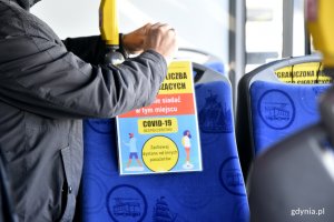 Specjalne oznaczenia graficznew gdyńskich autobusach i trolejbusach // fot. Magdalena Czernek