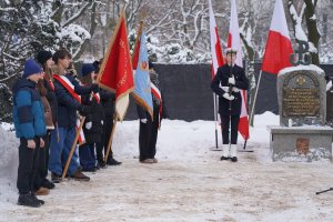 Uroczystości pod pomnikiem AK 