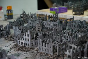 Fragment scenografii z animacji „Don Kichot”: budowle