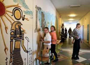 Uczniowie SP nr 47 realizują sw&oacute;j projekt (fot. Aneta Marczak)