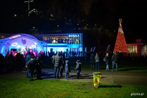 Gdyńskie mikołajki na Placu Grunwadzkim, fot. Dawid Linkowski