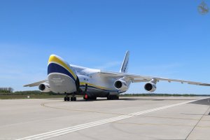 Jeden z największych samolotów transportowych świata na lotnisku w Babich Dołach, fot. kmdr ppor. Marcin Braszak