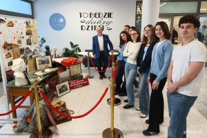 Uroczyste obchody 100-lecia Gdyni w ZSO nr 8  (fot. XVII LO w Gdyni)