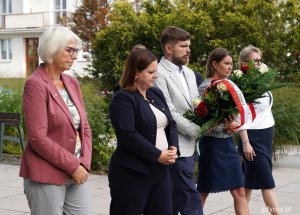 Na zdjęciu gdyńska delegacja samorządowc&oacute;w, od lewej: radna Joanna Zielińska, prezydent Aleksandra Kosiorek, radny Dominik Aziewicz, radna Monika Strzałkowska i radna Agnieszka Tokarska