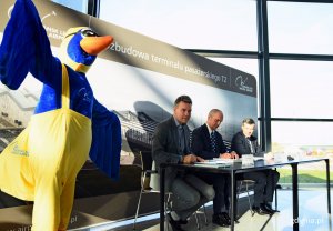 Podpisanie umowy na budowę nowego pirsu terminalu pasażerskiego Portu Lotniczego Gdańsk, fot. Kamil Złoch
