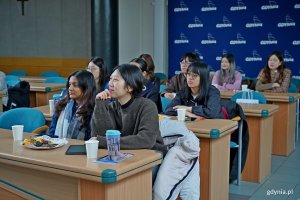 Studentki i studenci z The Bartlett School of Architecture podczas spotkania w Urzędzie Miasta Gdyni 