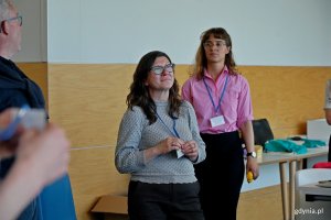 Alicja Pawłowska - kierowniczka Referatu Zrównoważonej Mobilności w Wydziale Inwestycji Urzędu Miasta Gdyni i Phoebe Schuetz z dzielnicy Altona w Hamburgu - prowadząca spotkanie w PPNT
