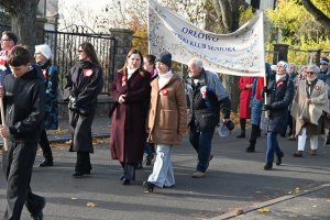 Na czele parady szły władze samorządowe Gdyni z prezydent Aleksandrą Kosiorek na czele
