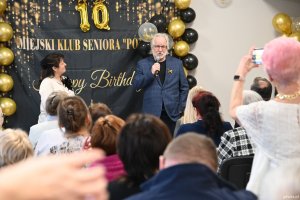 Wiceprzewodniczący Rady Dzielnicy Pog&oacute;rze Andrzej Gorbacz składa życzenia seniorom