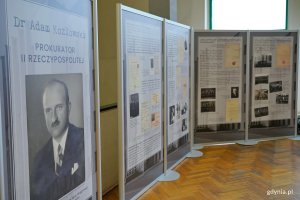 Jedne z plansz będących częścią wystawy w Sądzie Rejonowym w Gdyni 