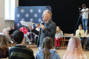 Próby do spektaklu „Sekret", na zdjęciu: młodzież z II i V LO w Gdyni i Grzegorz Jach (fot. Katarzyna Balcerzak)