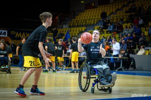 OneTeam z pasją na koszykarskim parkiecie // fot. Jacek Klejment