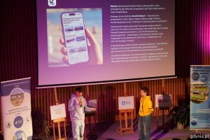 Jedna z drużyn podczas konkursowej prezentacji 