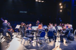 Publiczność podczas otwarcia festiwalu Gdynia Classica Nova w Teatrze Miejskim w Gdyni. Fot. Tomek Kamiński