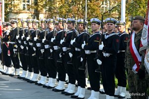 Kompania Reprezentacyjna Marynarki Wojennej podczas uroczystości z okazji 84. rocznicy utworzenia Polskiego Państwa Podziemnego // fot. Magdalena Czernek