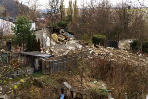 Trudne warunki mieszkaniowe na osiedlu Pekin