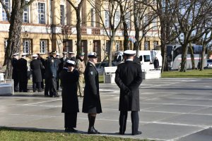 Przygotowanie do uroczystości pod pomnikiem Polski Morskiej, fot. Magdalena Śliżewska