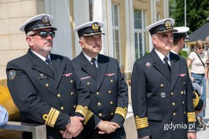 Wydarzenie zgromadziło wielu gości, w tym mieszkańców Gdyni, miłośników historii oraz przedstawicieli środowisk wojskowych.
