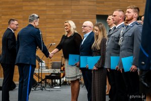 Obchody Święta Policji dla funkcjonariuszy Komendy Miejskiej Policji w Gdyni i Komendy Miejskiej Policji w Sopocie w Operze Leśnej (fot. Kamil Złoch)