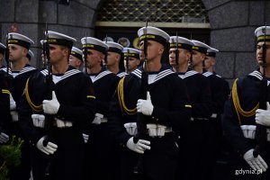 Na ulicach Gdyni odbył się capstrzyk poprzedzający Święto Marynarki Wojennej // fot. Paweł Kukla