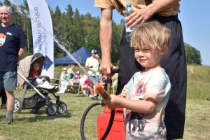 piknik z Ochotniczą Strażą Pożarną Wiczlino i sąsiedzką wymianą w tle na Chwarznie-Wiczlinie. /M.Urbaniak