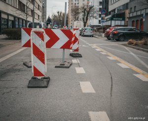Zapadnięcie nawierzchni na ul. 3 Maja w Gdyni 