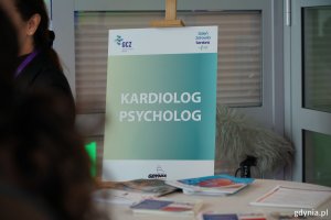 Tabliczka z napisem: psycholog, kardiolog