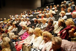 Uczestnicy inauguracji roku akademickiego na Gdyńskim Uniwersytecie Trzeciego Wieku