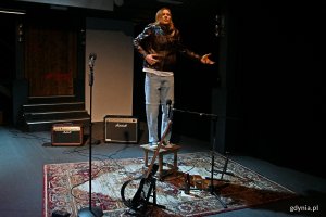 Jacek Bała podczas pr&oacute;by monodramu &bdquo;Dream, czyli jak nie zostałem Kurtem Cobainem&rdquo; w Teatrze Miejskim 