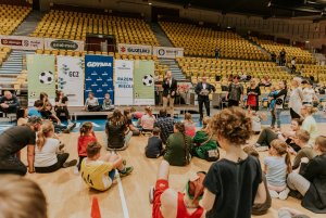 Młodych gdynian przywitał wiceprezydent Gdyni Bartosz Bartoszewicz // fot. Fundacja Medicover