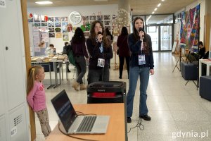 Występy artystyczne uczennic w sztabie ZSO nr 8