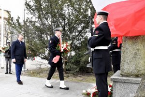 W imieniu władz Gdyni kwiaty złożył Wiceprezydent Marek Łucyk