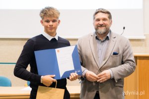 Na zdjęciu (od lewej): Mariusz Paczul, radny Młodzieżowej Rady Miasta, Tadeusz Szemiot, przewodniczący Rady Miasta (fot. Paweł Budziński)