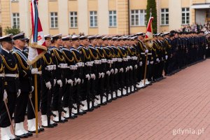 Kompania Reprezentacyjna Marynarki Wojennej i podchorążowie Akademii Marynarki Wojennej podczas uroczystej przysięgi wojskowej 