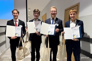 Gdyńskie Mistrzostwa Debat Oksfordzkich o Puchar Kopernika 2025 w XIV LO, na zdjęciu (fot. Katarzyna Balcerzak)