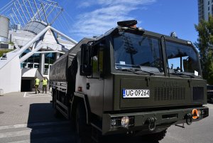 Ziemniaki przywieźli do Gdyni żołnierze z 73. Batalionu Lekkiej Piechoty w Słupsku // fot. Sławomir Okoń, UM Gdynia