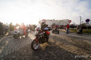 Przejazd przez Gdynię w ramach 23. edycji akcji &bdquo;Mikołaje na motocyklach&rdquo; (fot. Paweł Budziński)