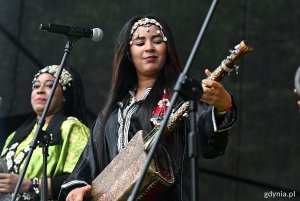 Asmâa Hamzaoui i Bnat Timbouktou otworzyły piątkowy line-up na Globaltice 