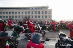 Przejazd przez Gdynię w ramach 23. edycji akcji &bdquo;Mikołaje na motocyklach&rdquo; (fot. Paweł Budziński)