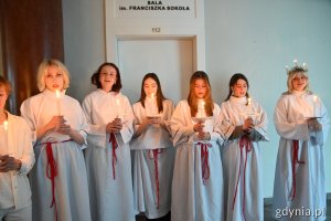 Uczniowie śpiewają szwedzkie pieśni// fot. Karolina Szypelt
