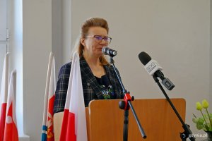 dr Bożena Ugowska &ndash; prezes zarządu gł&oacute;wnego Zrzeszenia Kaszubsko-Pomorskiego przemawiająca podczas spotkania 