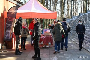 Na liście atrakcji nie zabrakło słodkiego poczęstunku i gorącego napoju w kawiarni „Pod kocią wolierą”//fot. Michał Puszczewicz