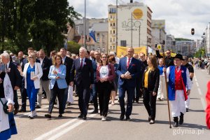 Na zdjęciu m.in.: marszałek Senatu RP Małgorzata Kidawa-Błońska, senator Sławomir Rybicki, posłanka Wioleta Tomczak, wicewojewoda pomorski Emil Rojek, wiceprezydentka Gdyni Oktawia Gorzeńska i radna Gdyni Agnieszka Tokarska
