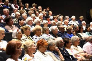 Widzowie podczas premiery filmu &bdquo;Historia dzielnic Gdyni w opowieściach jej mieszkańc&oacute;w na tle 100 lat miasta&rdquo; 
