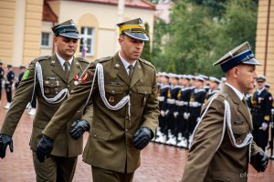 Uroczystość promocji na stopnie oficerskie dla absolwentów kursów oficerskich na Akademii Marynarki Wojennej w Gdyni (fot. Kamil Złoch)
