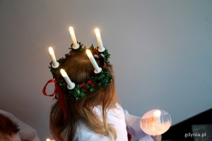 Na zdjęciu uczniowie w orszaku św. Łucji