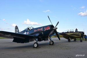 Flota Red Bull na lotnisku Gdynia-Kosakowo gotowa do pokazów // fot. Magdalena Czernek